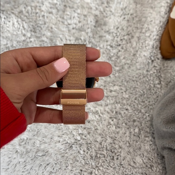 Fossil Women’s Rose Gold Mesh Smartwatch